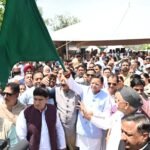 ऋषिकेश से चारधाम यात्रा 2026 का आगाज, सीएम धामी ने बसों को दिखाई हरी झंडी