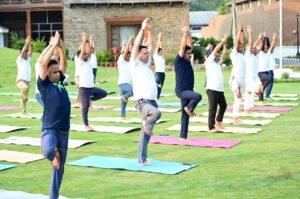 योग को बनाएं जीवन का हिस्सा, मुख्यमंत्री धामी ने अधिकारियों-कर्मचारियों संग किया अभ्यास