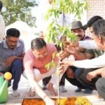 “एक पेड़ मां के नाम” अभियान के तहत मुख्यमंत्री धामी ने किया पौधरोपण, दिया स्वच्छता का संदेश