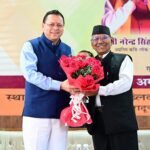 मुख्यमंत्री धामी ने लोकगायक नरेंद्र सिंह नेगी के गीतों के अंग्रेजी अनुवाद की पुस्तक का किया विमोचन