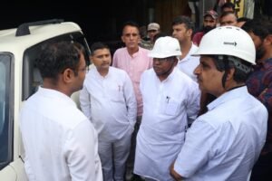 श्रमिकों के हितों को लेकर संवेदनशील सरकार : मंत्री मदन कौशिक