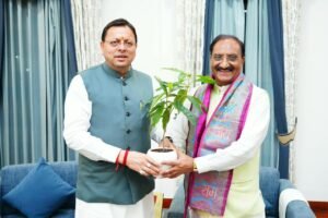मुख्यमंत्री धामी से पूर्व केंद्रीय मंत्री डॉ. रमेश पोखरियाल ‘निशंक’ ने की शिष्टाचार भेंट