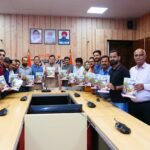 सीएम धामी ने ‘गुलदस्ता’ स्मारिका का किया लोकार्पण