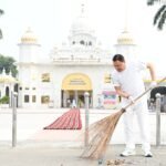 ‘सेवा संकल्प अभियान’ के तहत गुरुद्वारा नानकमत्ता साहिब में CM धामी ने की स्वच्छता सेवा